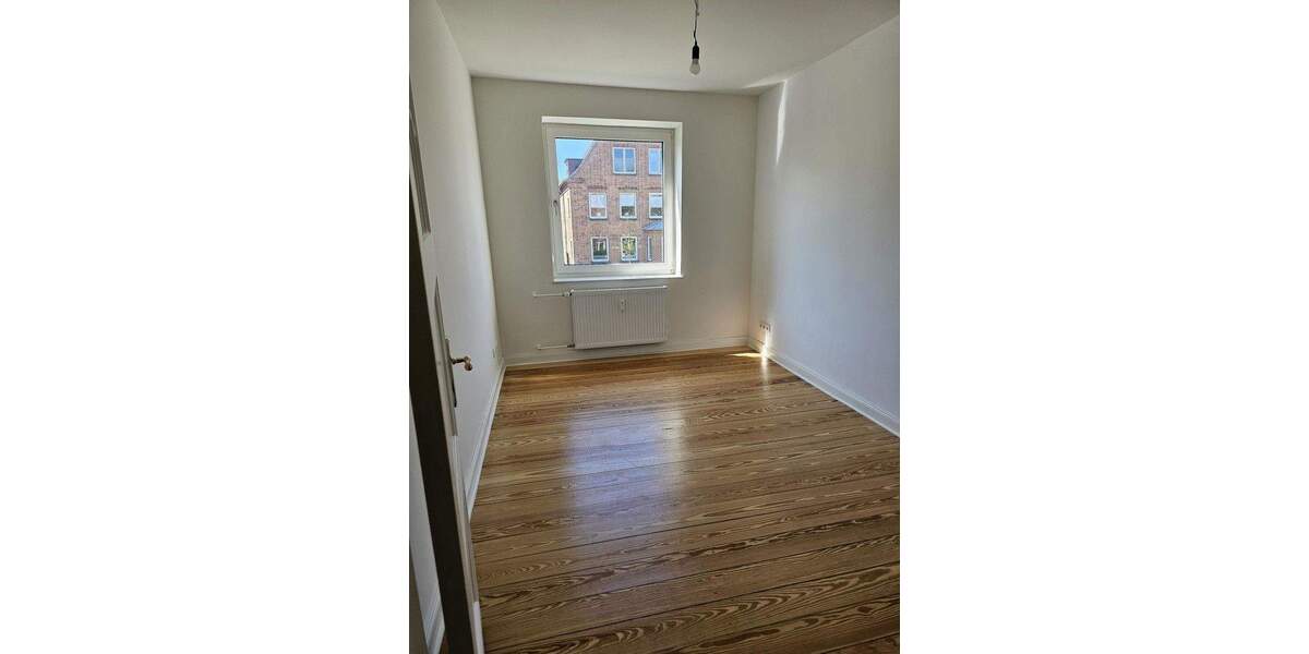 schöne, modernisierte 3 Zimmer Altbauwohnung mit Balkon 3 zimmer