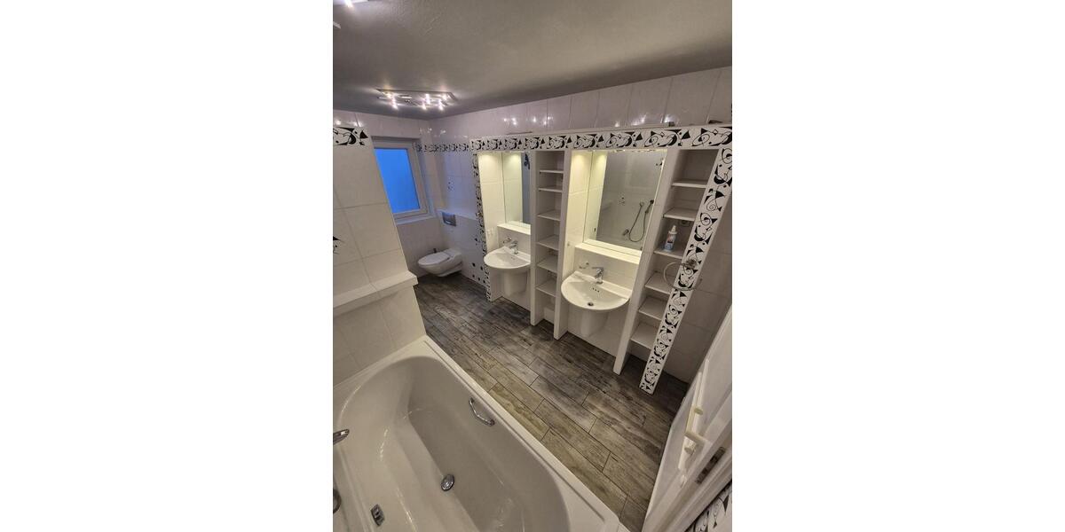 Gepflegtes Zweifamilienhaus mit gut vermieteter Ferienwohnung. zimmer