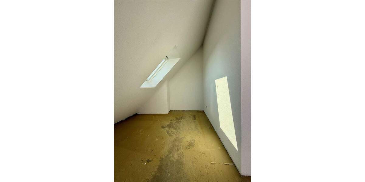 Etagenwohnung Kiel Damperhof - 2 Zimmer, 77 m&sup2;, 299.000&euro; | Angebot:25802321