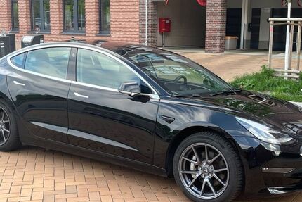 Tesla Model 3 124.000 km 22.500 &euro; Hasseldieksdamm 24109
