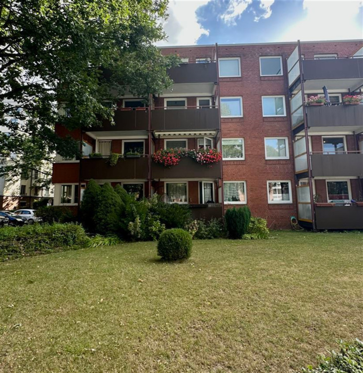 Zentrale 2-Zimmer-Whg. mit Balkon u. Stellplatz Adalbertstr. Kiel-Wik