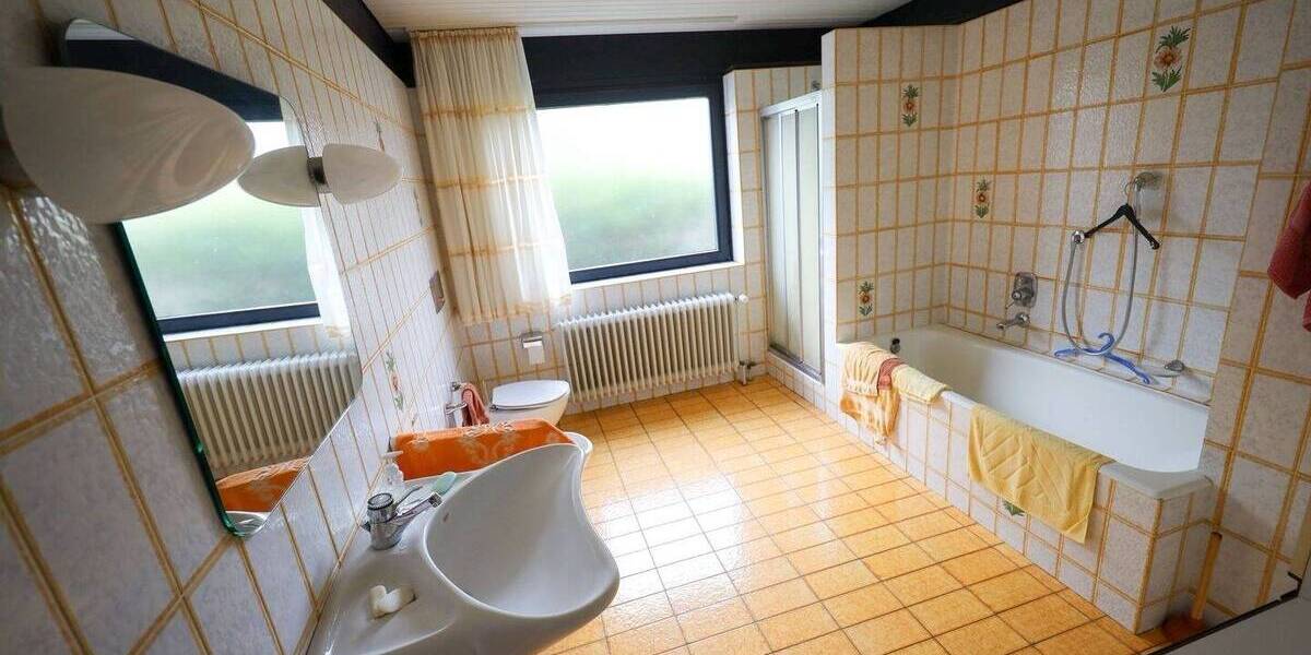 Bungalow Neumünster Gartenstadt - 4 Zimmer, 120 m&sup2;, 449.000&euro; | Angebot:25845603