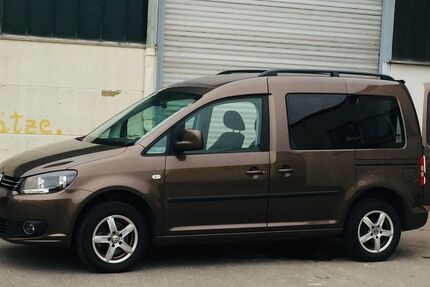 VW Caddy 179.000 km 7.999 &euro; Neumünster 24536