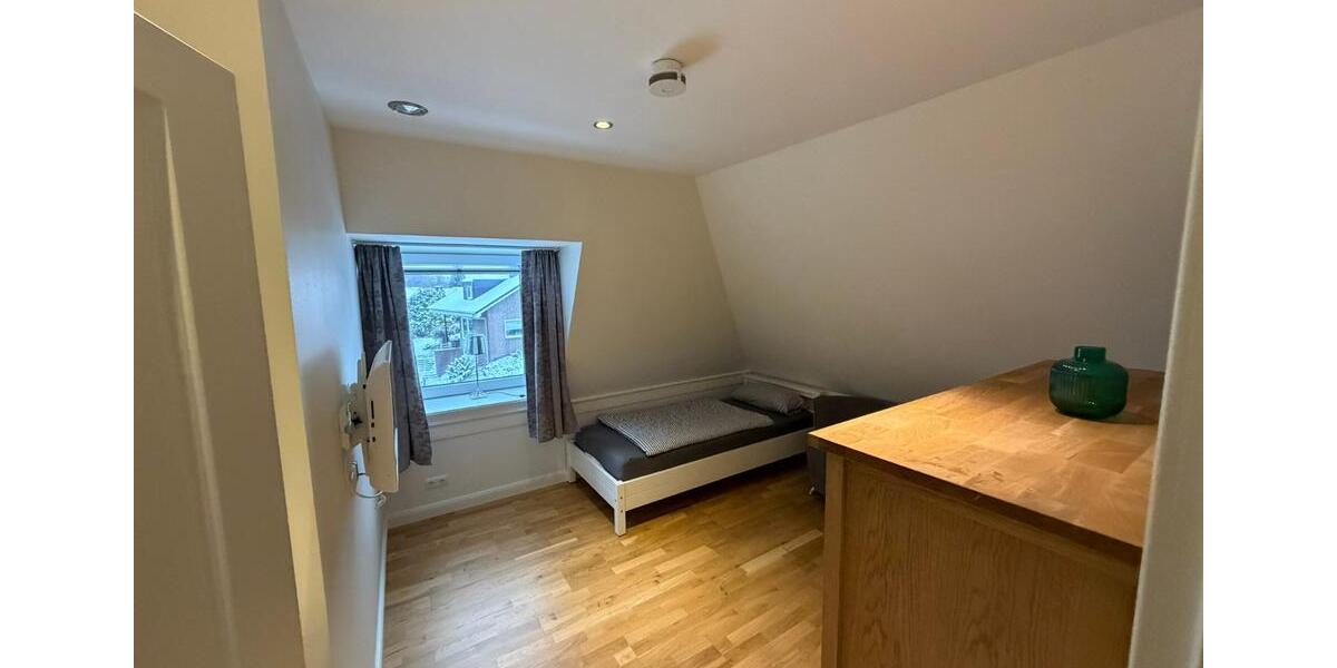 Dachgeschoßwohnung Molfsee - 4 Zimmer, 74 m&sup2;, 600&euro; | Angebot:24876335