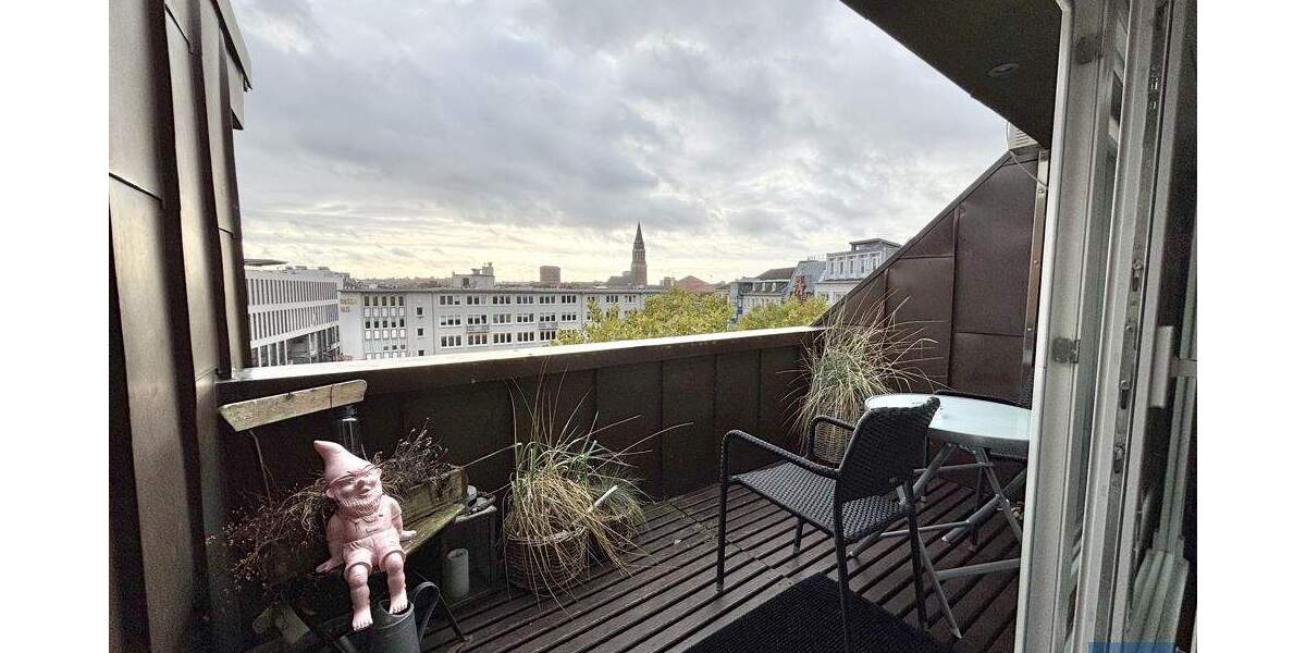 Etagenwohnung Kiel Altstadt - 3 Zimmer, 160 m&sup2;, 2.100&euro; | Angebot:23434051