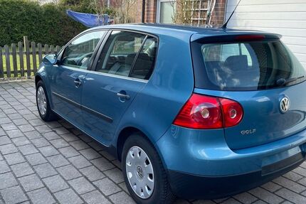 VW Golf 188.000 km 2.399 &euro; Kiel 24105