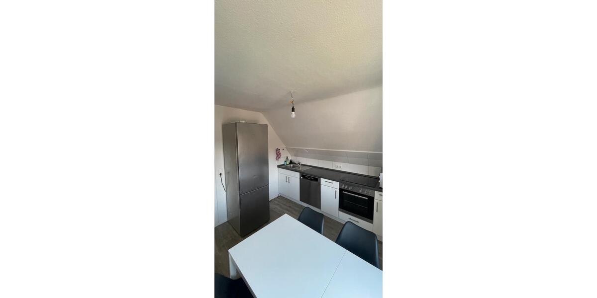 Dachgeschoßwohnung Kiel Friedrichsort - 3.5 Zimmer, 72 m&sup2;, 923&euro; | Angebot:25418368