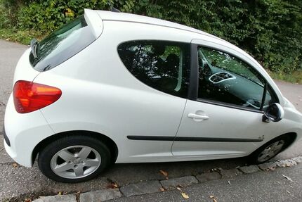 Peugeot 207 94.300 km 4.200 &euro; Kiel 24146