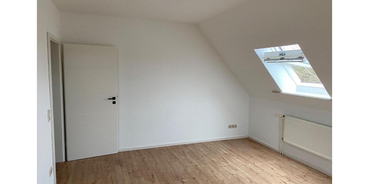 Dachgeschoßwohnung Hohenfelde - 4 Zimmer, 95 m&sup2;, 1.300&euro; | Angebot:25976380