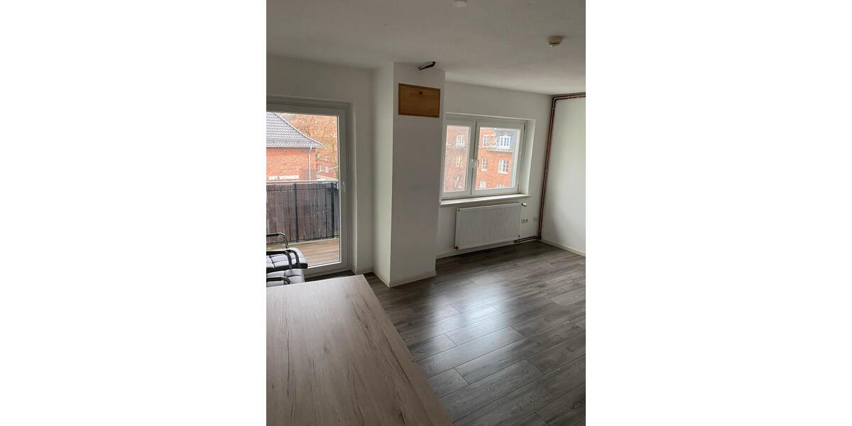 Dachgeschoßwohnung Neumünster - 3 Zimmer, 95 m&sup2;, 850&euro; | Angebot:24564033