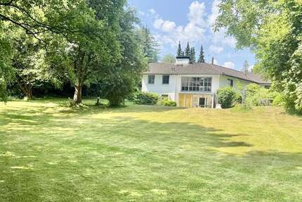 Haus Bornhöved - 10 Zimmer, 320 m&sup2;, 416.000&euro; | Angebot:27317228