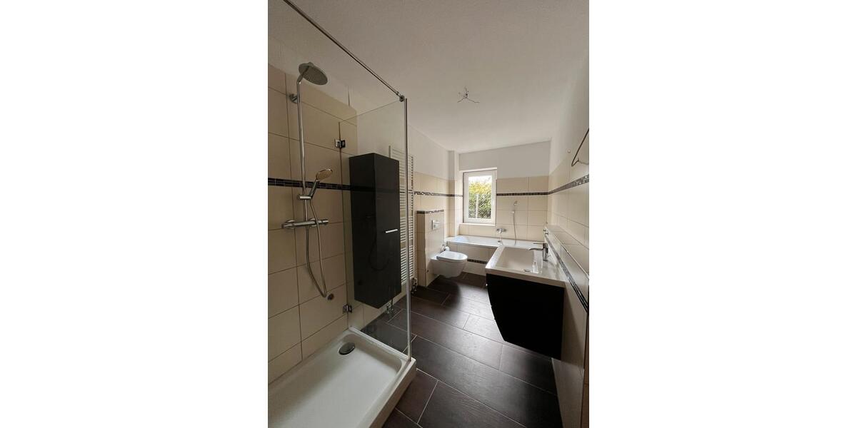 Etagenwohnung Hohenfelde - 4 Zimmer, 105 m&sup2;, 1.400&euro; | Angebot:25287017