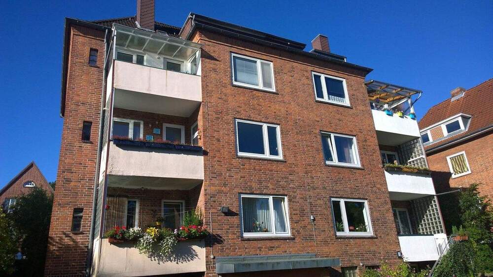schöne, modernisierte 3 Zimmer Altbauwohnung mit Balkon 3 zimmer