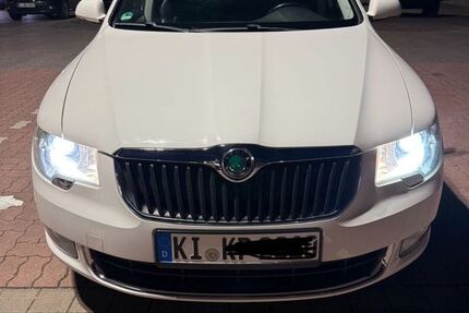 Skoda Superb 196.000 km 5.200 € Kiel 24159
