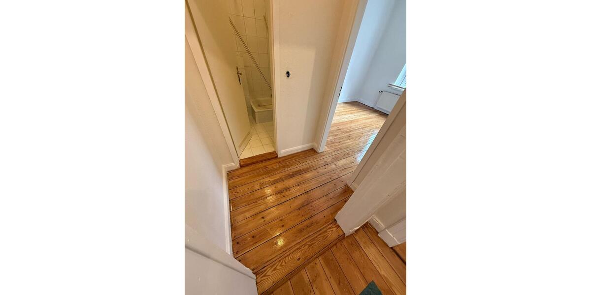 2 Zi Whg,Ravensberg Balkon Terrasse Holzboden EBK, Waschmasch Ceranherd 2 zimmer