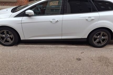 Ford Focus 127.294 km 7.950 &euro; Kiel 24114