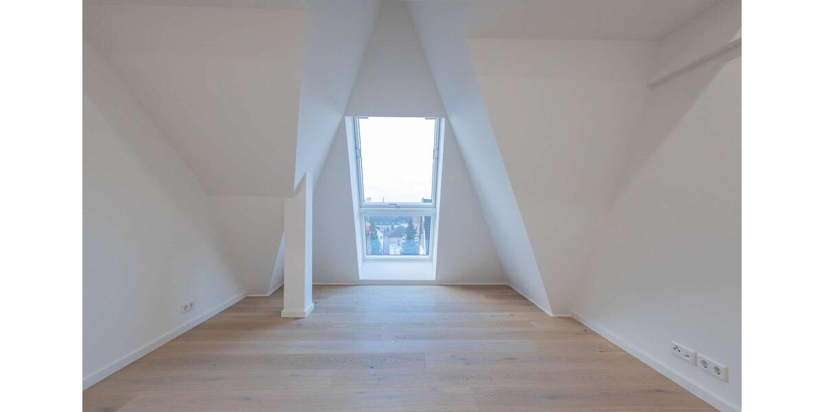 Dachgeschoßwohnung Kiel - 2 Zimmer, 85 m&sup2;, 1.615&euro; | Angebot:25397518