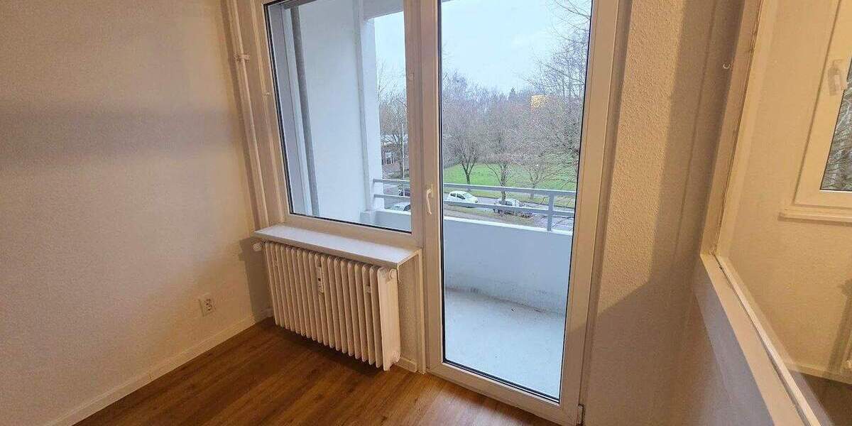 Familien aufgepasst: 4 Zimmer Wohnung + 2 Balkone, Einbauküche, Gäste-WC 4 zimmer