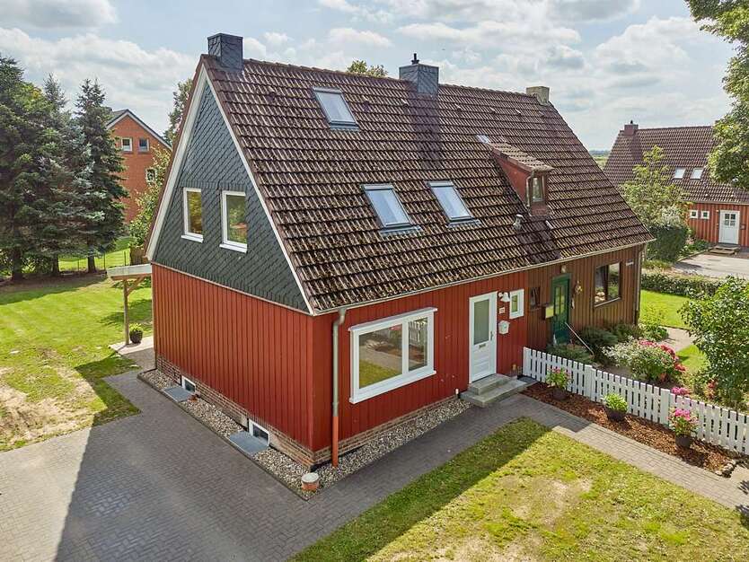 Haus zum Kaufen in Flintbek 325.000 € 87 m²
