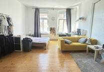 WG geeignete schöne 105m² AltbauWohnung mitten in der City