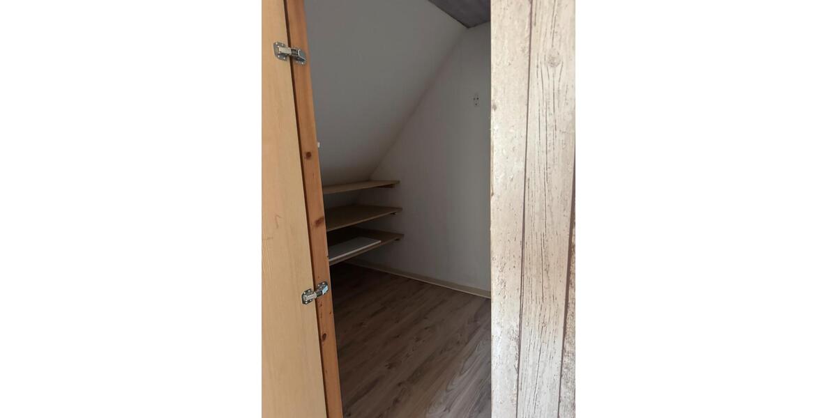 2,0 Dachgeschoss Wohnung zwei Ebenen v. privat 2 zimmer