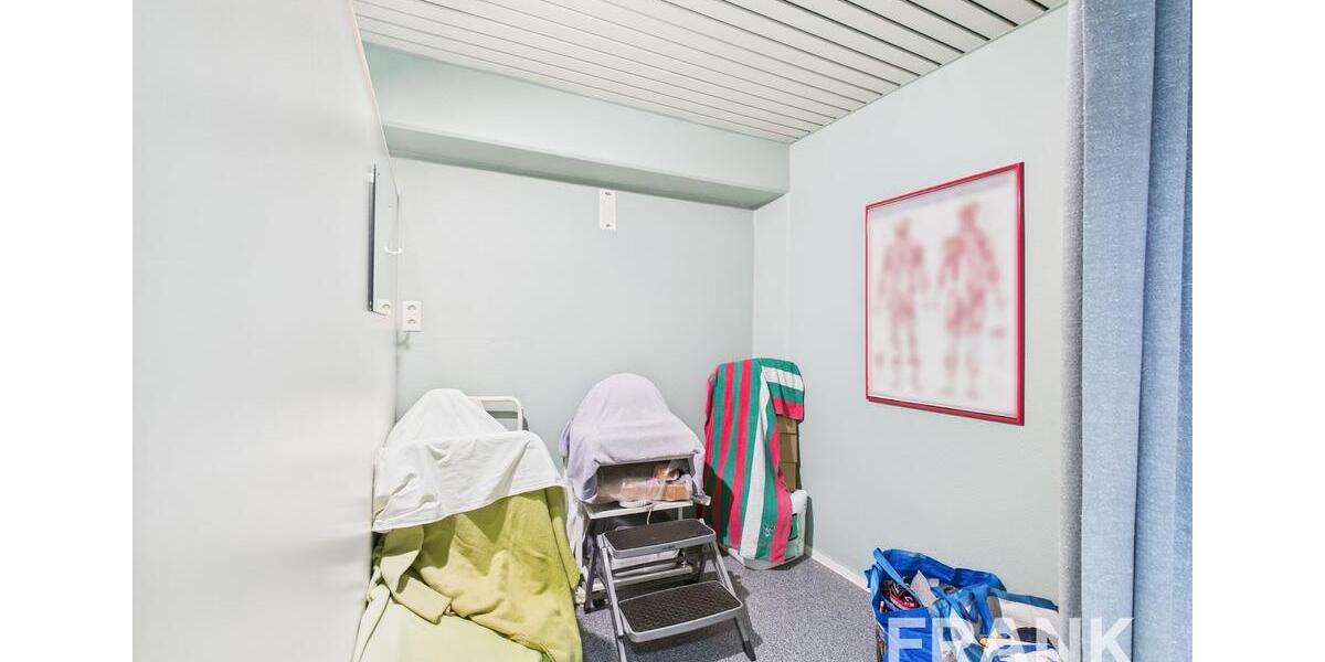 Praxisfläche Tattoostudio Kosmetik in Kiel-Gaarden, 1. OG, Aufzug vorhanden zimmer