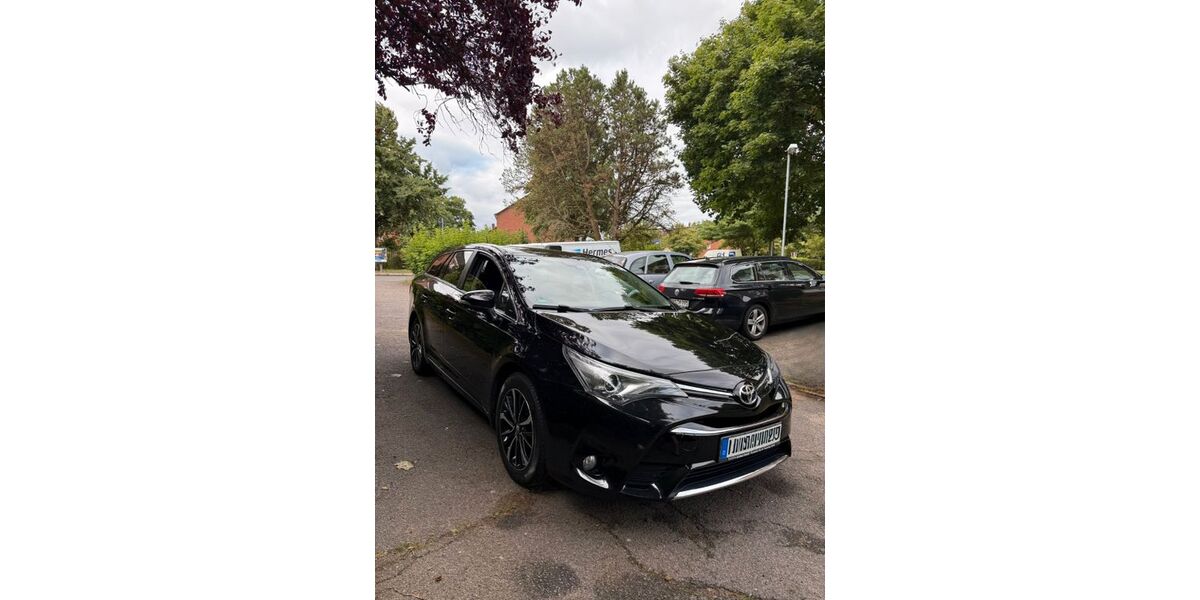 Toyota Avensis 89.000 km 18.500 &euro; Neumünster 24536