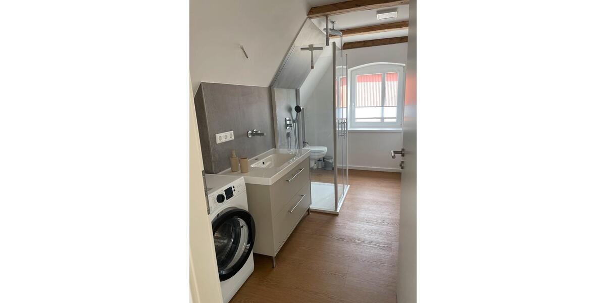 Dachgeschoßwohnung Kiel Blücherplatz - 3 Zimmer, 85 m&sup2;, 1.200&euro; | Angebot:25498575