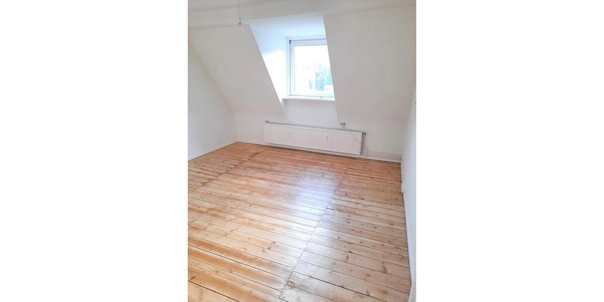 Dachgeschoßwohnung Kiel Südfriedhof - 2 Zimmer, 42 m&sup2;, 802&euro; | Angebot:26676282