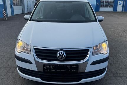 VW Touran 145.000 km 5.200 &euro; Büdelsdorf 24782