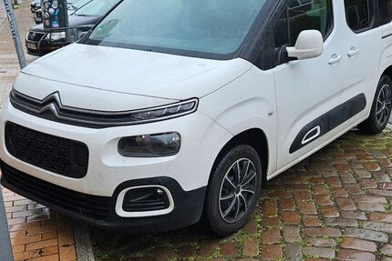 Citroen Berlingo 178.500 km 7.950 &euro; Kiel 24106