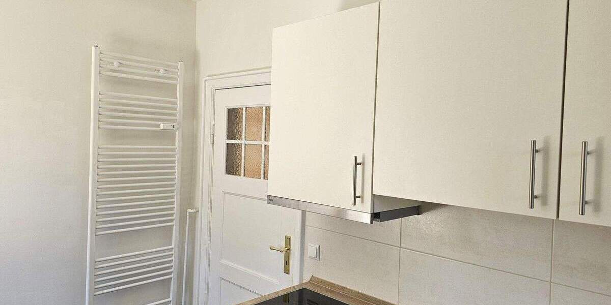 schöne, modernisierte 3 Zimmer Altbauwohnung mit Balkon 3 zimmer