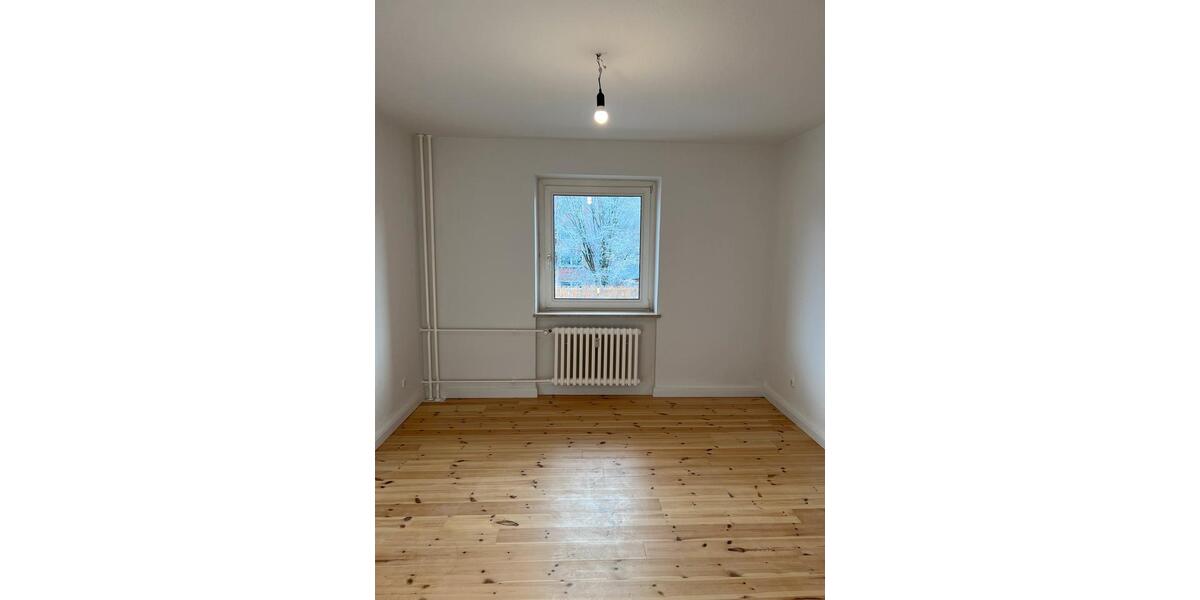 Etagenwohnung Kiel Neumühlen-Dietrichsdorf - 4 Zimmer, 82 m&sup2;, 763&euro; | Angebot:26238999