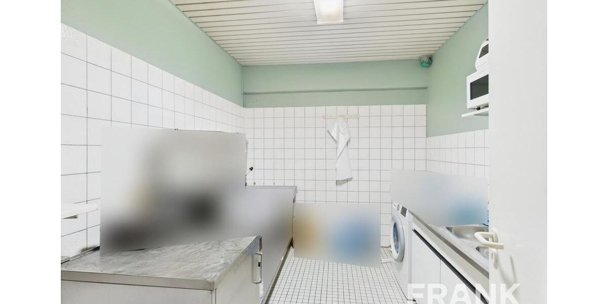 Praxisfläche Tattoostudio Kosmetik in Kiel-Gaarden, 1. OG, Aufzug vorhanden zimmer