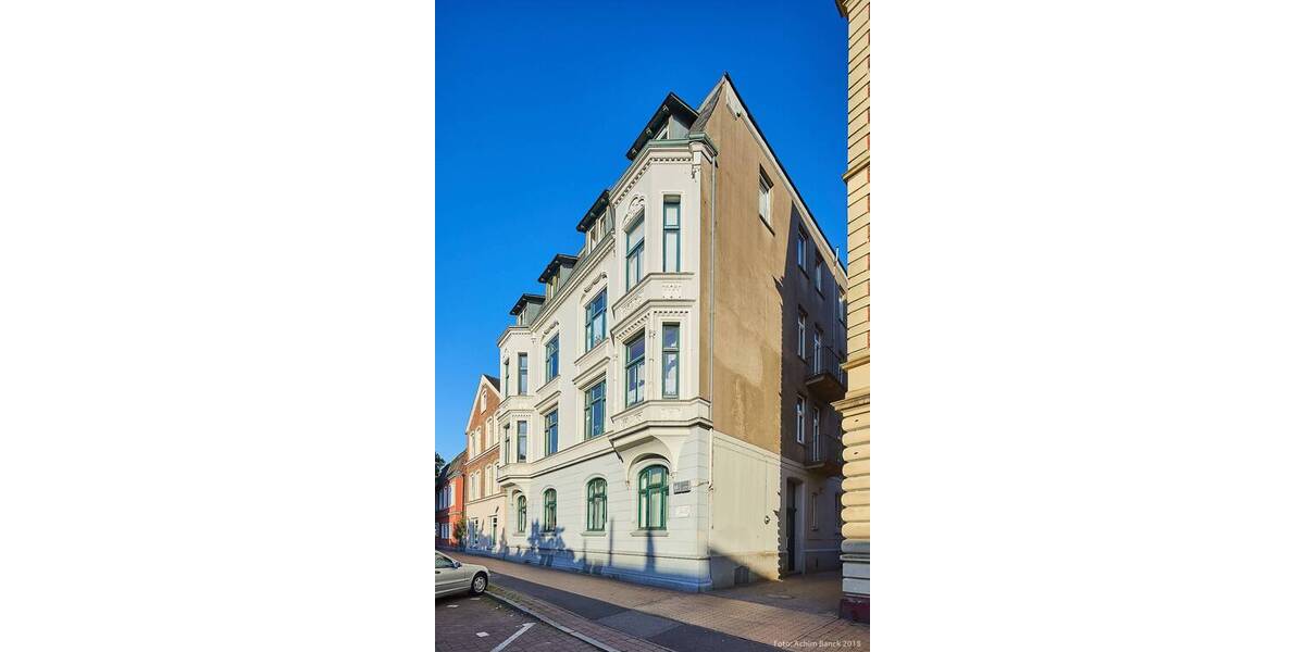 Schöne große 3-Zimmer Altbauwohnung in zentraler Lage 3 zimmer