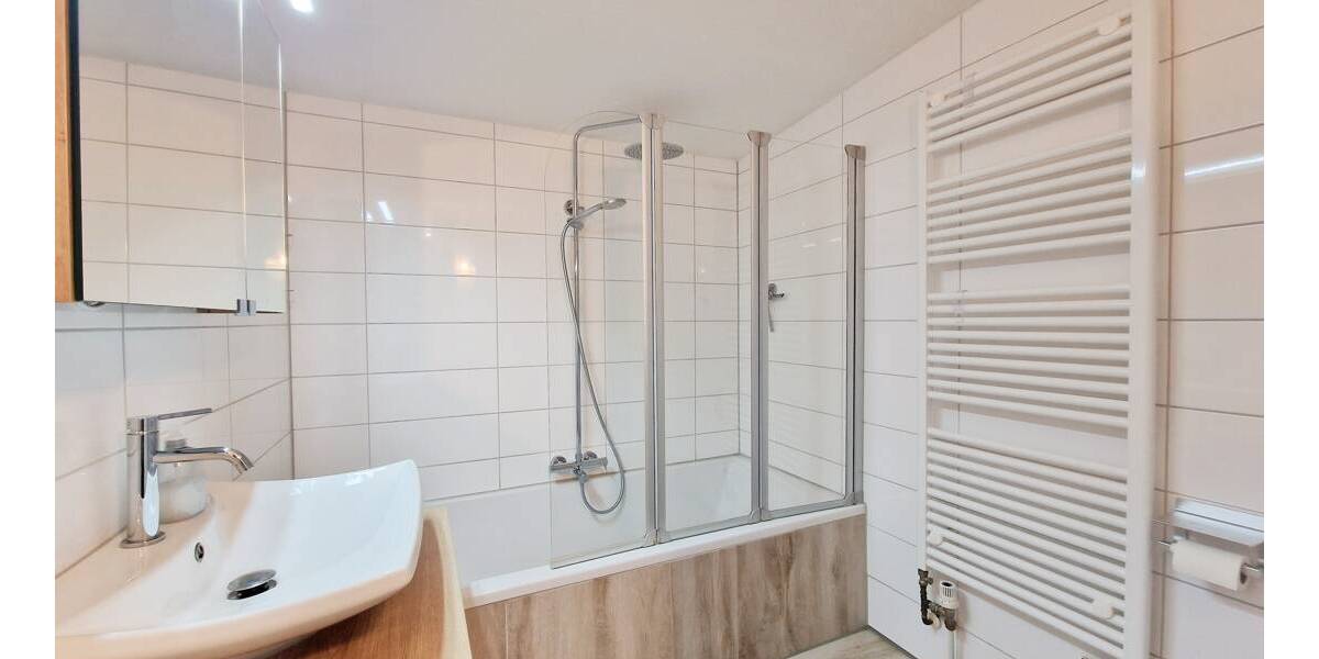 Doppelhaushälfte Büdelsdorf - 5 Zimmer, 144 m&sup2;, 330.000&euro; | Angebot:26247278