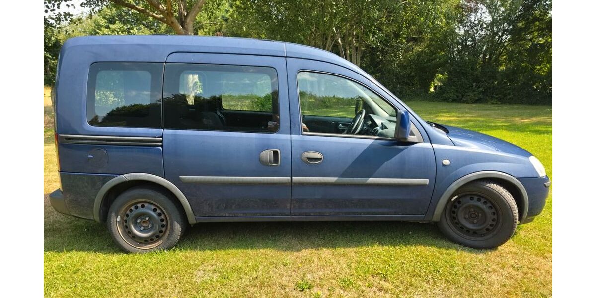 Opel Combo 181.900 km 2.890 &euro; Timmaspe 24644