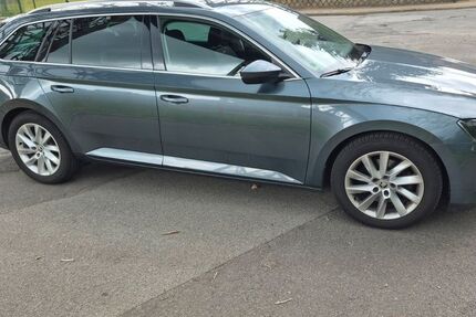 Skoda Superb 108.500 km 18.700 &euro; Osterrönfeld 24783