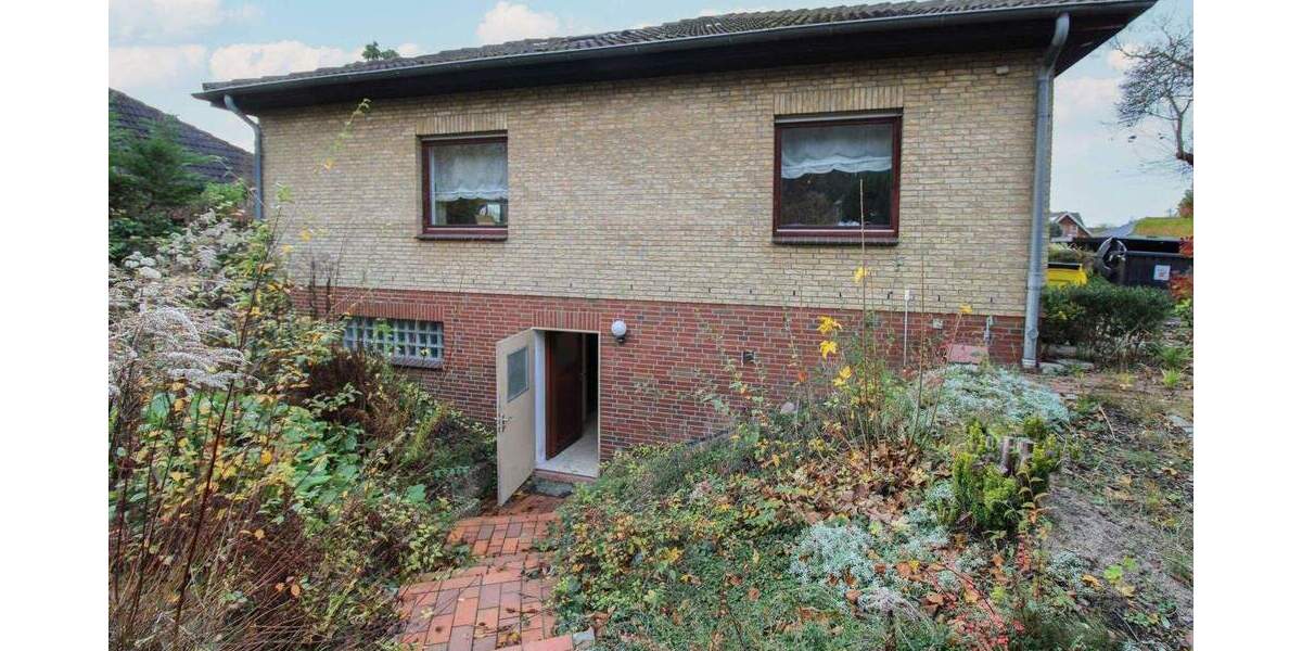 Einfamilienhaus mit Vollkeller und Sauna in Altenholz-Klausdorf - renovierungsbedürftig 4 zimmer