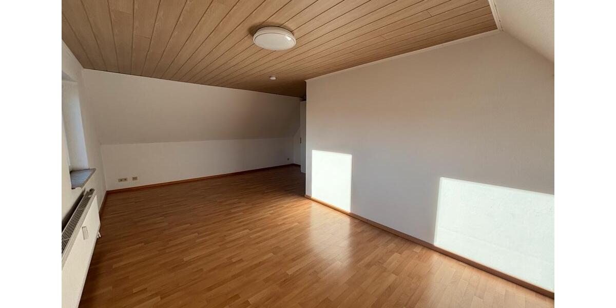 3-Zimmer-Wohnung (79 m²) im OG eines Einfamilienhauses 3 zimmer