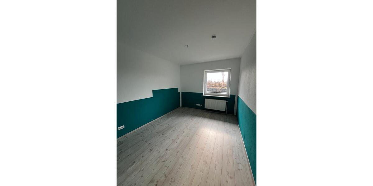 Etagenwohnung Hohenfelde - 4 Zimmer, 105 m&sup2;, 1.400&euro; | Angebot:25287017