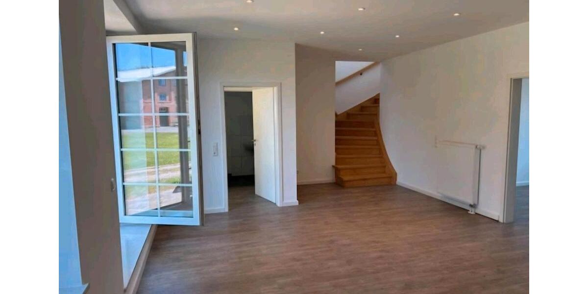 Etagenwohnung Lütjenburg - 4 Zimmer, 120 m&sup2;, 1.400&euro; | Angebot:26147907
