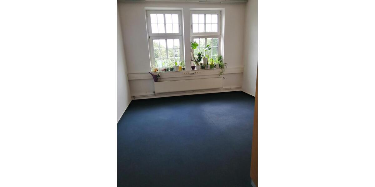 Etagenwohnung Kiel Ellerbek - 7 Zimmer, 220 m&sup2;, 2.750&euro; | Angebot:25328452