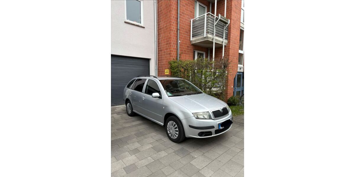 Skoda Fabia 268.100 km 2.400 &euro; Kiel 24118