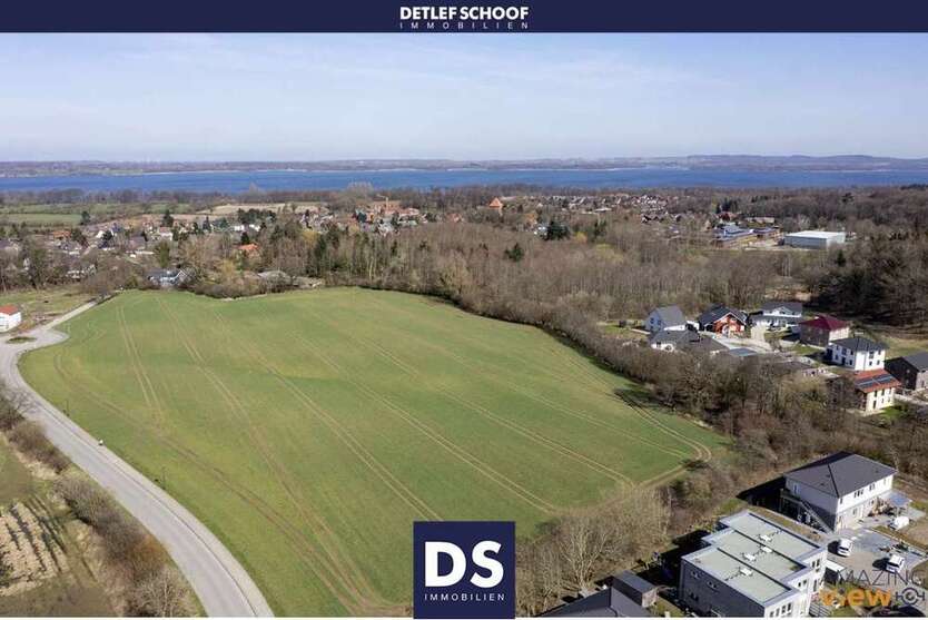 Grundstück zu verkaufen in Selent 222.300 € 855 m²