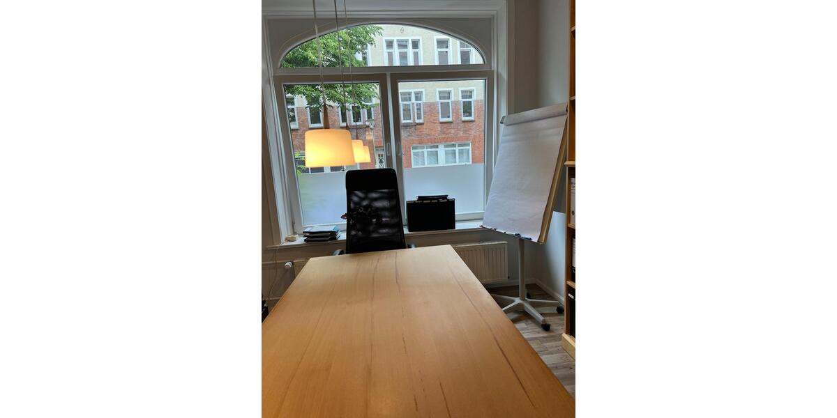 Kleines Büro oder Arbeitsplatz in netter Bürogemeinschaft zimmer