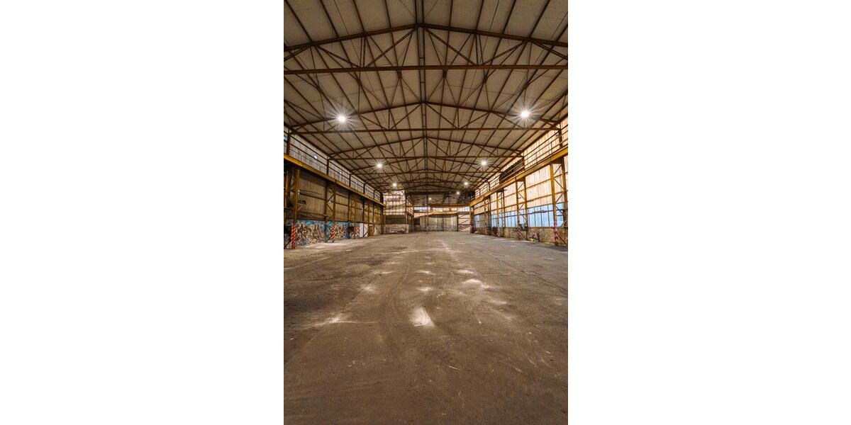 Lagerhalle - Gewerbehalle 2.000 m² in Kiel Zentrum - LKW geeignet zimmer