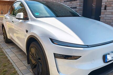 Tesla Model Y 25.000 km 45.500 &euro; Selent 24238