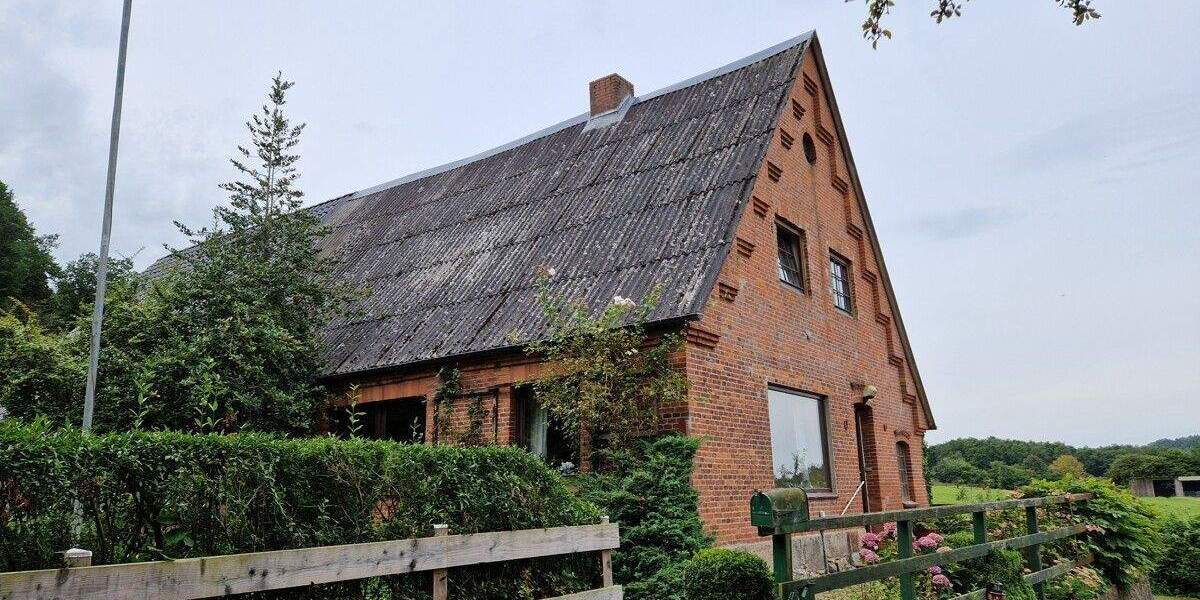 Renovierungsbedürftiges Einfamilienhaus in Westensee - großes Traumgrundstück mit viel Potenzial 4 zimmer