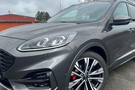 Ford Kuga 45.563 km 22.990 &euro; Neumünster 24536